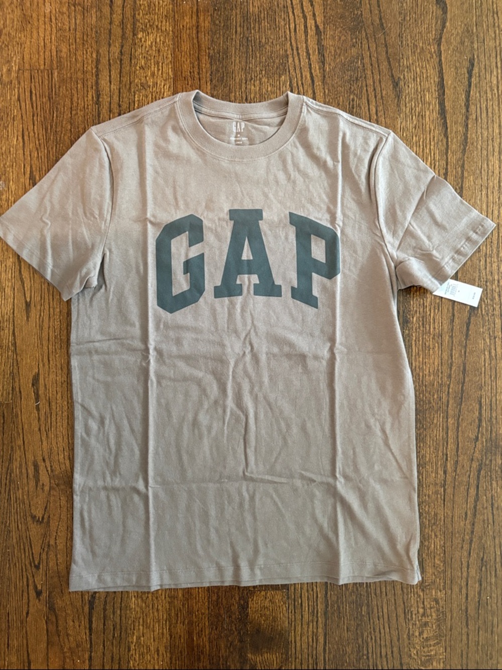 GAP Men's Short Sleeve everyday soft Tee in khaki